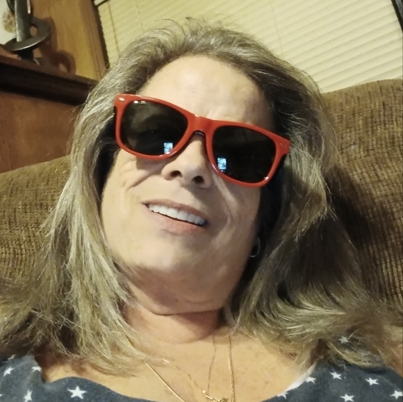 Meet your Posher, Cynthia - Picture 2 of 2